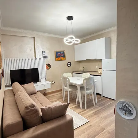 Luxury 2 Near Square 21 Tirana