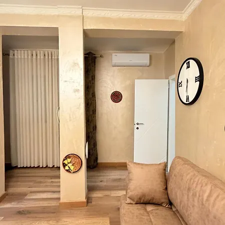 Luxury 2 Near Square 21 Daire