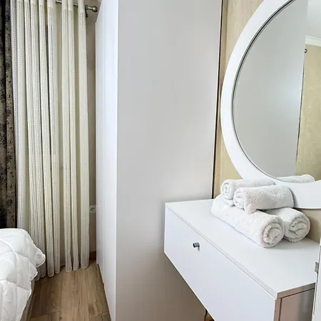 Luxury 2 Near Square 21 Tirana