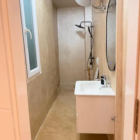 Luxury 2 Near Square 21 Daire